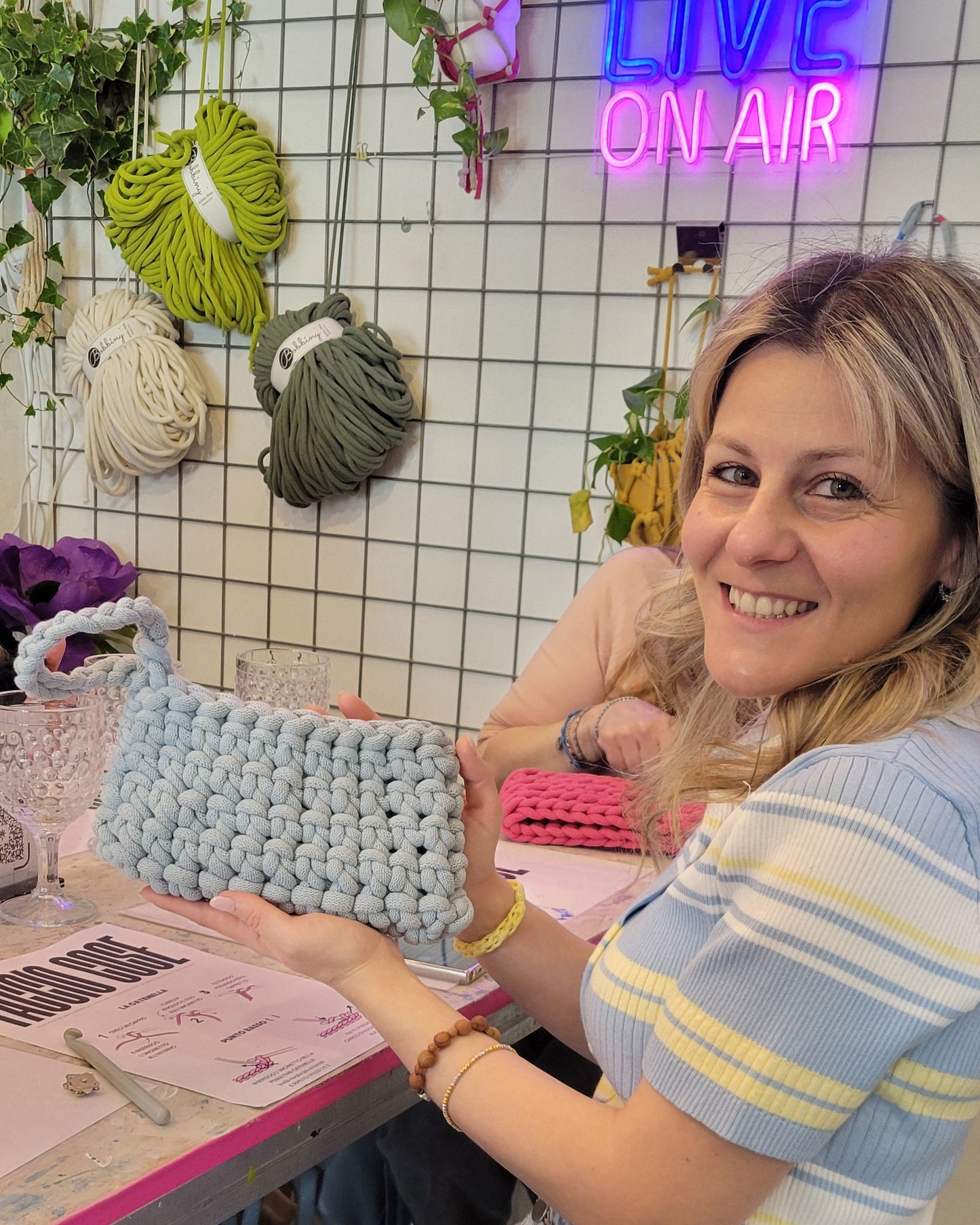 Giovedì 28 Mag ore 21.00 - Uncinetto: Pochette